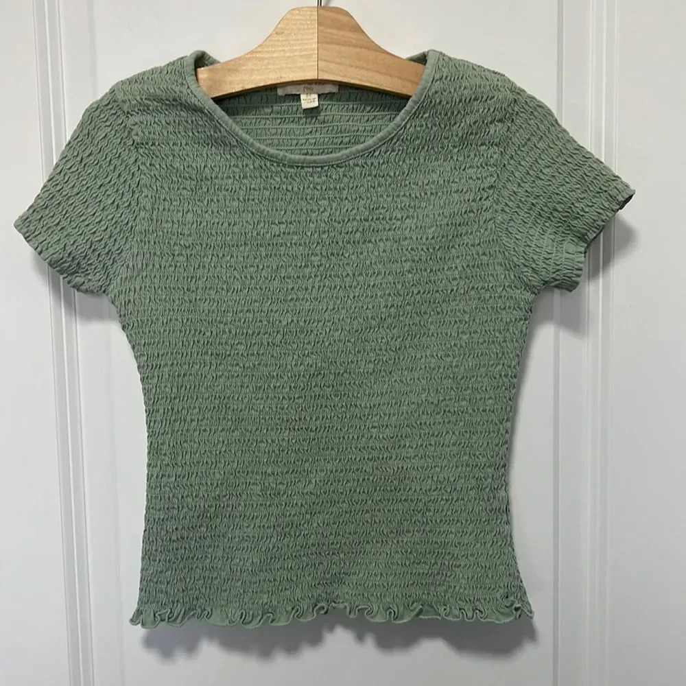 Chelsea and Violet girls | Green Shirt Ruffle Short Sleeves Smocked Basic size M